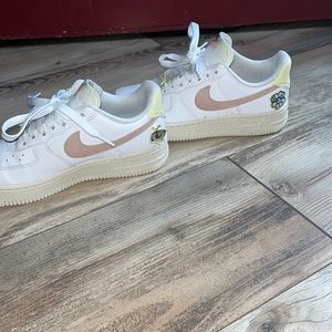 2022 Women’s Air Force 1 '07 SE 'Flower Power